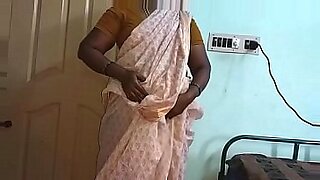 indian aunty sarees with panties