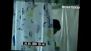 incesto madre atorada debajo de la cama hijo aprovecha y la folla porn tube clips