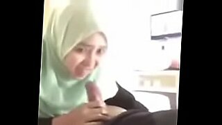 jilbab di entot sampai crot dalam mulut