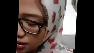 awek melayu takut bukak tudung