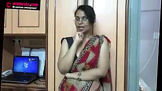 indian actress hankie bath leak video