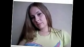 webcam babe dildos her pussy and asshole on web cam