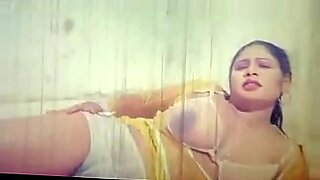 4 teen girls showing tits in webcam