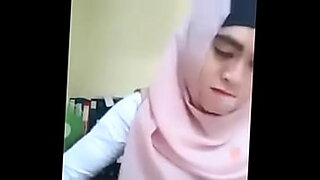 toilet girl hijab malay