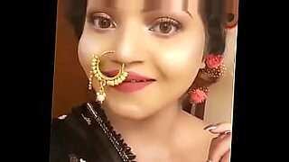 gujarati aunty sex saree removing milk from boobs in nighty