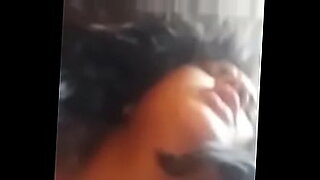 tamil aunty boobs pressing in uncle