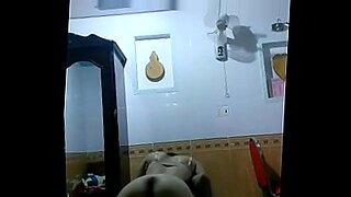 anybunny mobi in kamar mandi