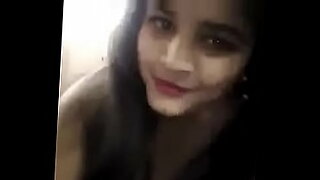 pakistani girl show boobes